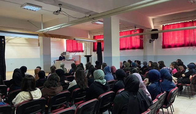 Odunpazarı Müftülüğünde öğrencilere seminer verildi