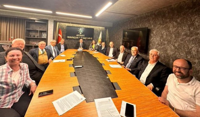 AK Parti Odunpazarı teşkilatı Mayıs ayı meclis grup toplantısında buluştu