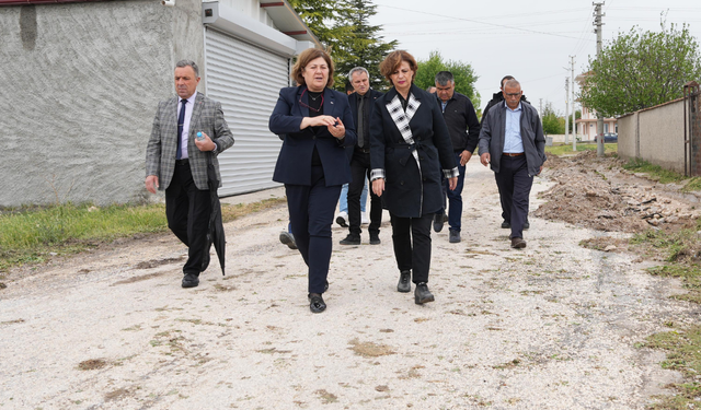 Başkan Ünlüce'den Çifteler ve Sivrihisar'a geçmiş olsun ziyareti