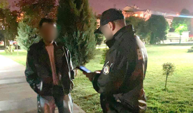 Eskişehir'de polis ekiplerinden şüpheli şahıslara yönelik denetim