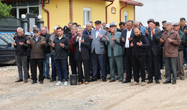 Başkan Kurt Yenikent ve Kalkanlı mahallesindeki yağmur dualarına katıldı