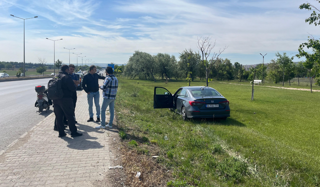 Eskişehir'de faciadan dönüldü: Direksiyon başında nöbet geçirince kaza yaptı