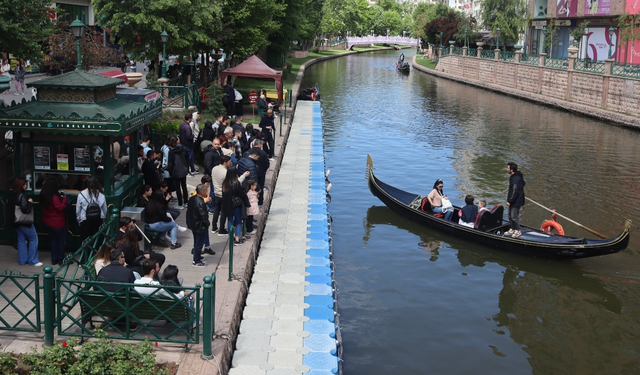 Eskişehir hafta sonu turist akınına uğradı