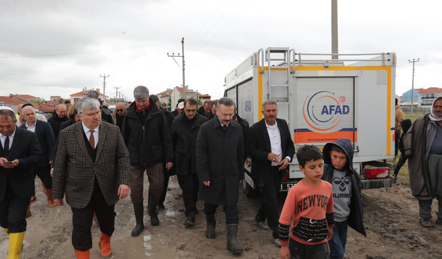 Vali Aksoy, Eskişehir'de doludan etkilenen bölgeleri ziyaret etti