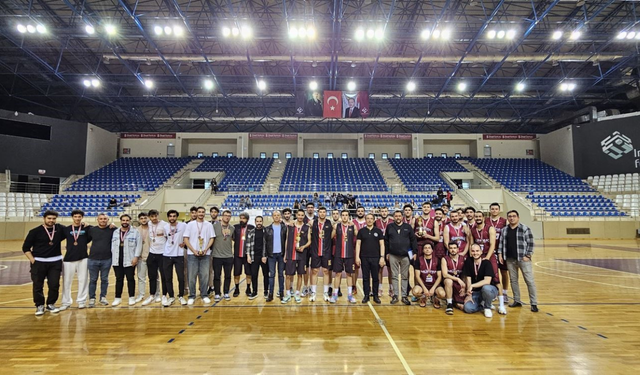 ESTÜ'lü öğrenciler basketbol müsabakalarında şampiyonluk heyecanı yaşadı