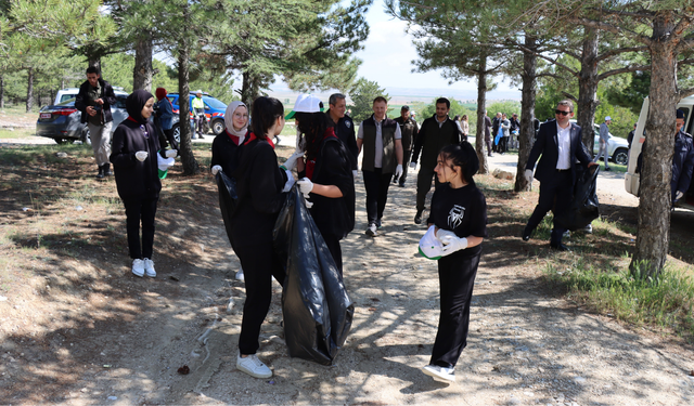 Günyüzü'ndeki ormanlık alanda mıntıka temizliği yapıldı