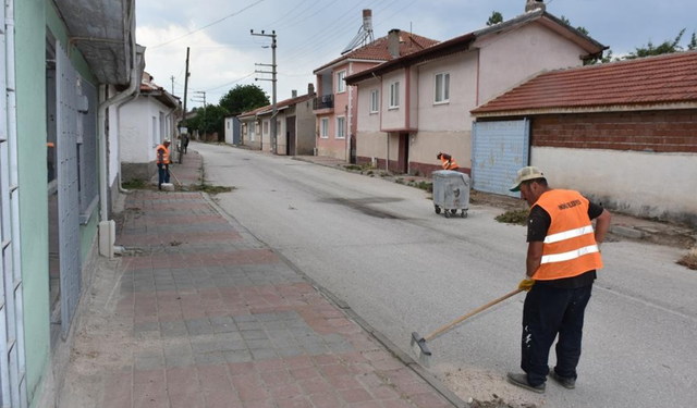 İnönü Belediyesi'nin temizlik çalışmaları sürüyor