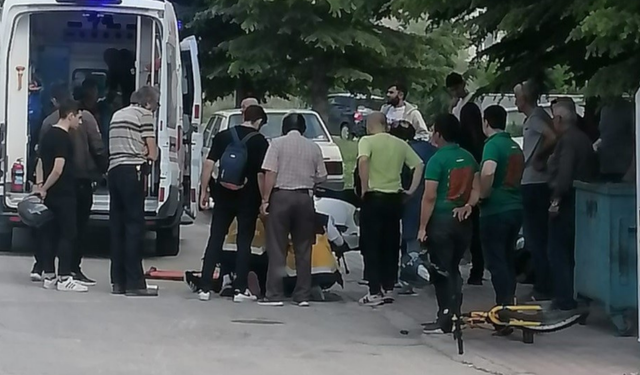 Komşuda motosiklet ile bisiklet çarpıştı: 3 yaralı