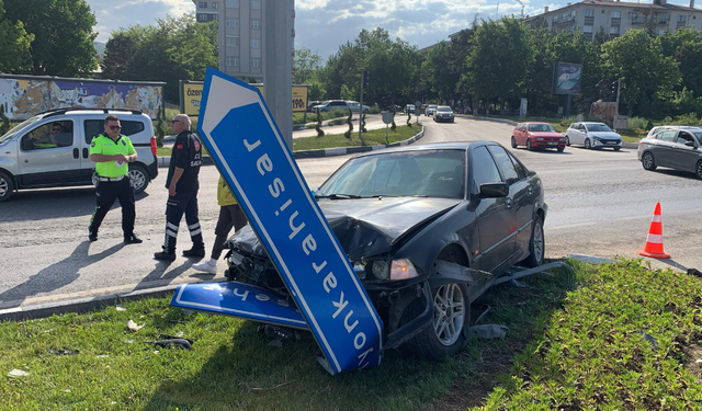 Komşuda meydana gelen trafik kazasında 2 kişi yaralandı