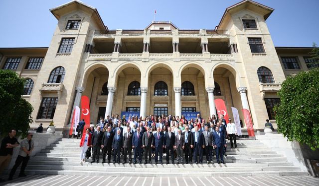 "Türkçe ve Dil Eğitiminde İyi Uygulamalar" konferansı gerçekleştirildi