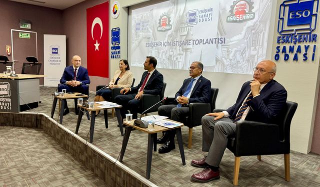 Utku Çakırözer  Birimiz, Hepimiz; Eskişehiriz İstişare Toplantısına katıldı