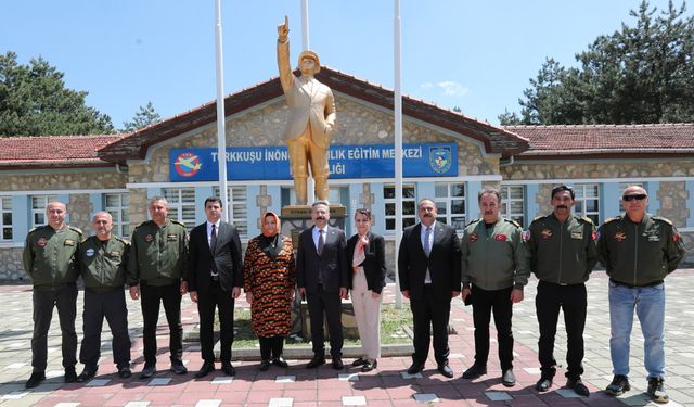 Vali Aksoy İnönü Türk Hava Kurumu Havacılık Eğitim Merkezi'ni ziyaret etti