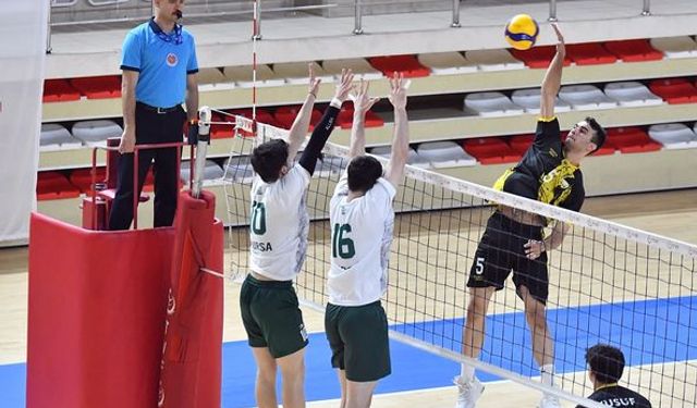 Voleybol Genç Erkekler Türkiye Şampiyonası Finalleri Eskişehir'de gerçekleştirildi