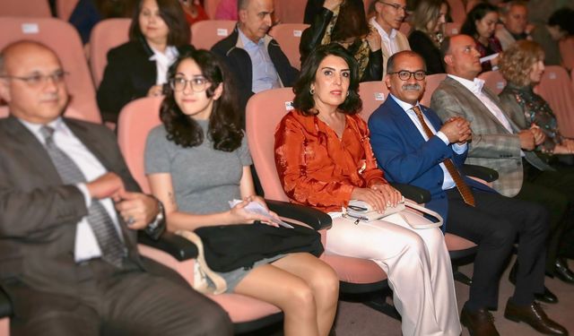 CHP’li Arslan ‘Aşk İksiri’ isimli opera gösterisine katıldı