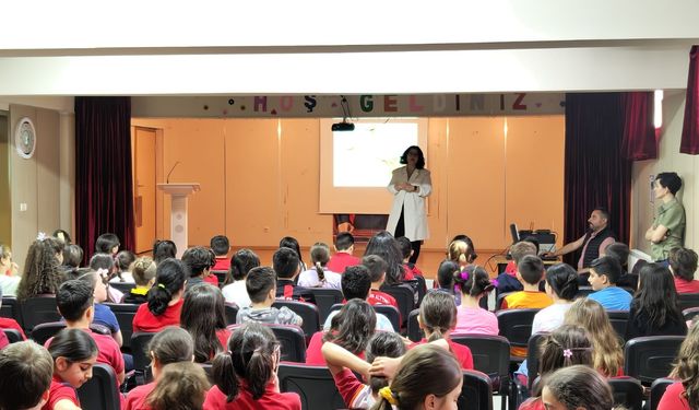 İlkokullu çocuklara hayvan sevgisi ve sokak hayvanlarına yaklaşım eğitimi