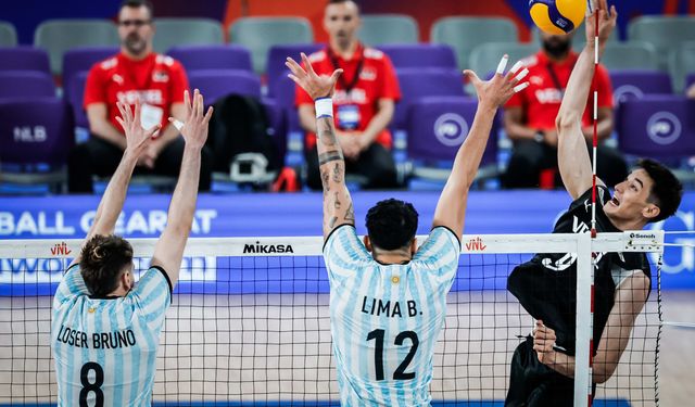 A Milli Erkek Voleybol Takımı  Arjantin'e 3-0 mağlup oldu