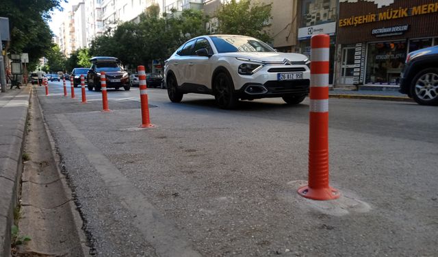 Atatürk Caddesi esnafının sorunu dubalar