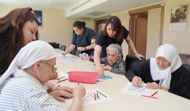 Tepebaşı Belediyesi, Alzheimer hastalarının yanında