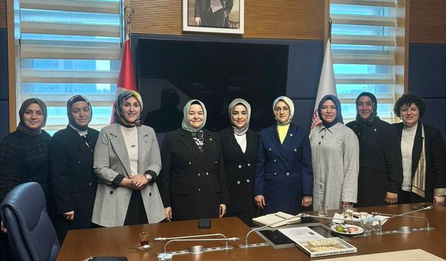 Ayşen Gürcan Duyarlı Medya Derneği'nin başkanıyla bir araya geldi