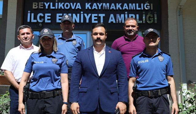 Beylikova Kaymakamı Batuhan Bayrak kamu personeli ile bayramlaştı