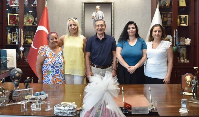 Eskişehir'de Sosyal Yardım Kampanyası öncüleri Başkan Ataç'ı ziyaret etti