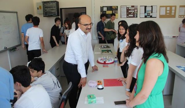 Fen lisesi bilim şenliği ve öğrenci kongresi düzenlendi