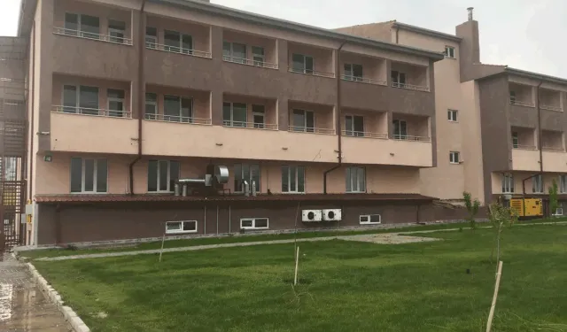 Sivrihisar Nasrettin Hoca Huzurevi Yaşlı Bakım Rehabilitasyon Merkezi hizmete açıldı