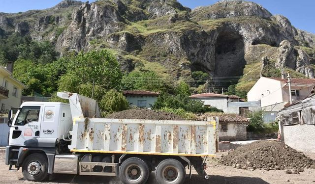 İnönü'de yol iyileştirme çalışması gerçekleştirildi