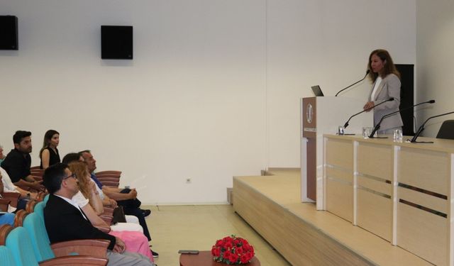 Eğitim Fakültesi seminer dizisi “Program Geliştirmede Yeni Kavramlar” başlığı ile sona erdi