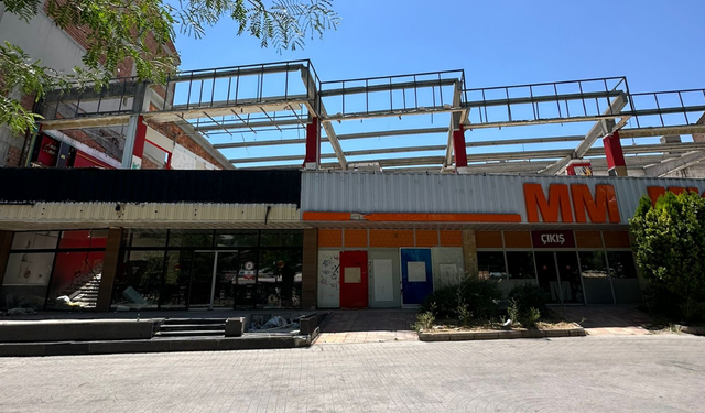 Adalar Migros’ta yıkım başladı, yerine plaza geliyor