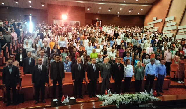 Değişen Dünyada Bağımlılık üzerine konferans düzenlendi