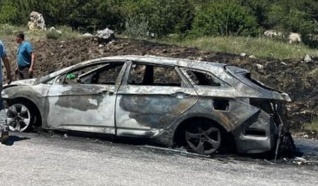 Eskişehir'de seyir halindeyken yanan araç kullanılamaz hale geldi