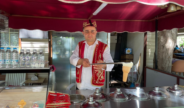 Eskişehirlilerin bu yaz tercihi Maraş dondurması oluyor