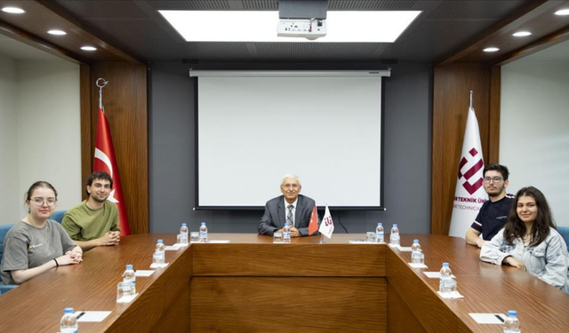 ESTÜ hidroana takımından Rektör Prof. Dr. Adnan Özcan’a ziyaret