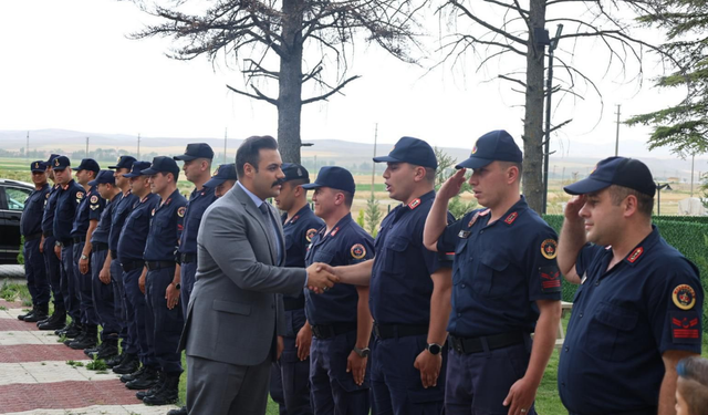 Kaymakam Bayrak ilçe jandarma teşkilatıyla bir araya geldi