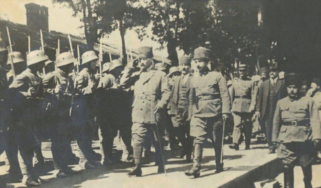 "Tüm şehit ve gazilerimizi saygı, rahmet ve minnetle anıyoruz"