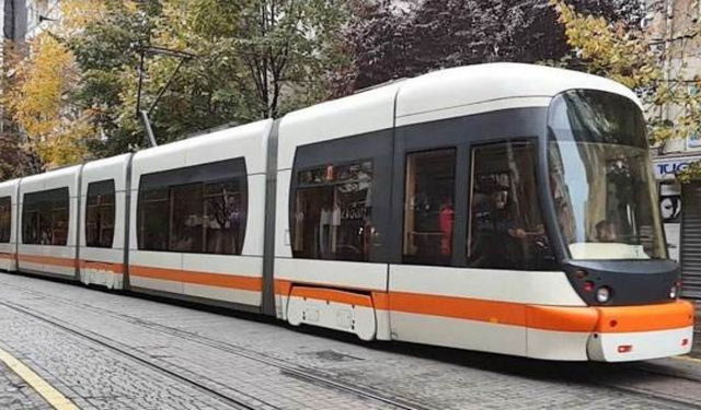 Çalışmayan tramvay klimaları tepki çekti