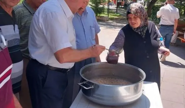 Eskişehir'de camilerde Aşure Günü kutlamaları devam ediyor