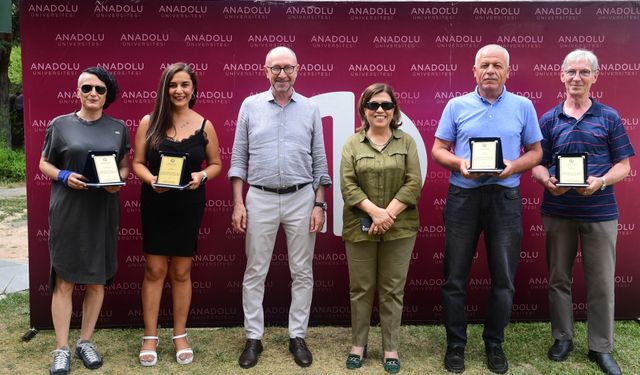 Anadolu Üniversitesi YDYO'da emeklilik töreni gerçekleştirildi