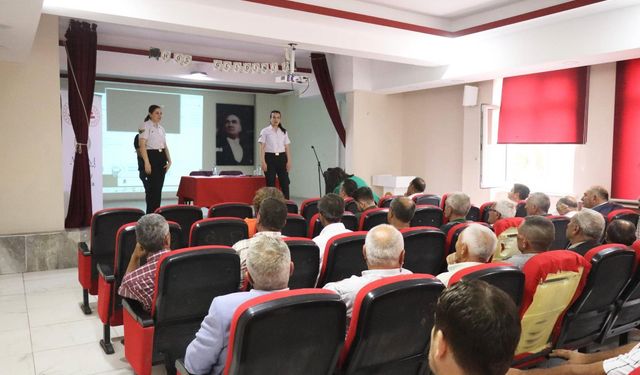 Eskişehir'de 50 muhtara kadına yönelik şiddetle mücadele semineri verildi