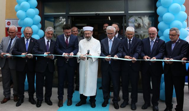 'Türkiye Diyanet Vakfı Eskişehir Osmangazi Üniversitesi Kitap Kahve' açıldı