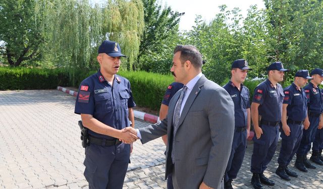 Kaymakam Bayrak'tan Beylikova Jandarma Komutanlığına ziyaret