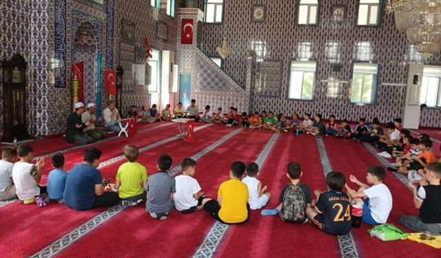 Emek Tevhid Camii Yaz Kur’an Kursunda program düzenlendi