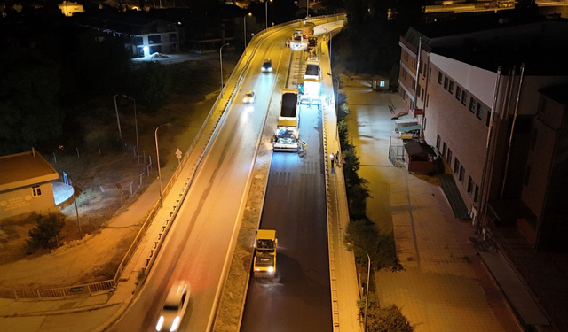 Eskişehir Büyükşehir Belediyesi ekiplerinden gece gündüz çalışma