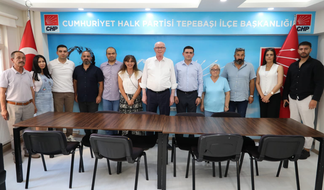 Başkan Kurt'tan CHP Tepebaşı İlçe Başkanlığı'na ziyaret