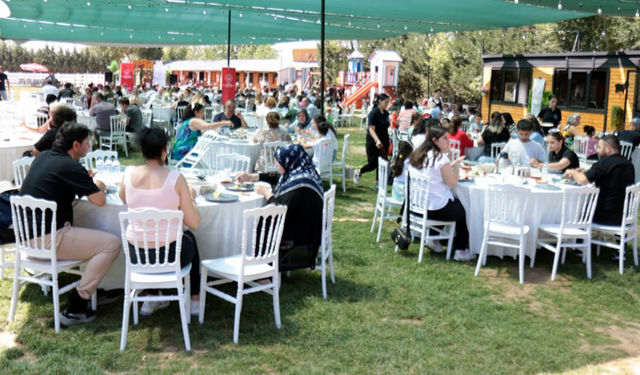 "Anne biz senin karnından değil kalbinden doğduk"