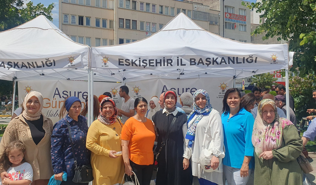 AK Parti Kadın Kolları Eskişehir İl Başkanlığı aşure programına katıldı