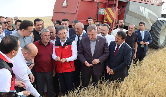 Bakan Yumaklı Eskişehir'de arpa hasat törenine katıldı