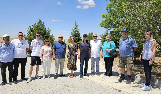 Eskişehir Kırım Derneği Yönetimi Kırım Bayrak Günü Kutlamalarına katıldı