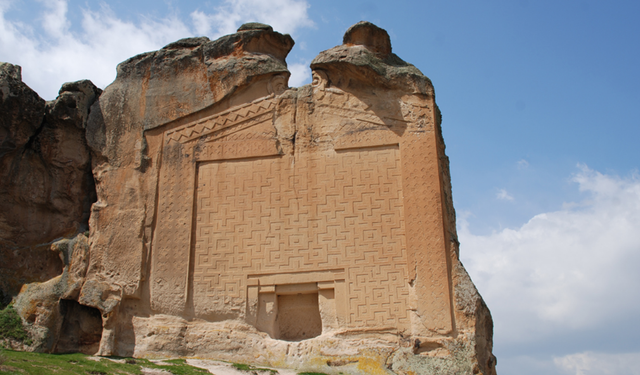 Eskişehir'de Arkeoloji ve Sanat Tarihi Sempozyumu heyecanı başladı